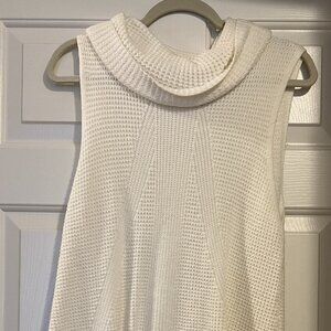 White House Black Market off white sweater (size Large)